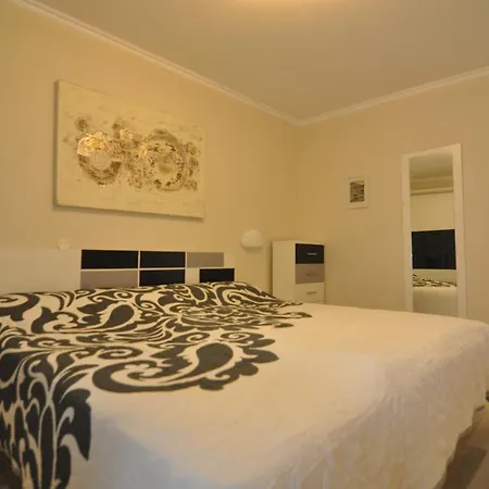Apartament In Alborada